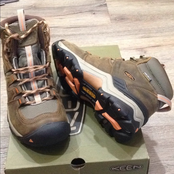 Keen Shoes - New tags women keen leather hiking boots 7 brown